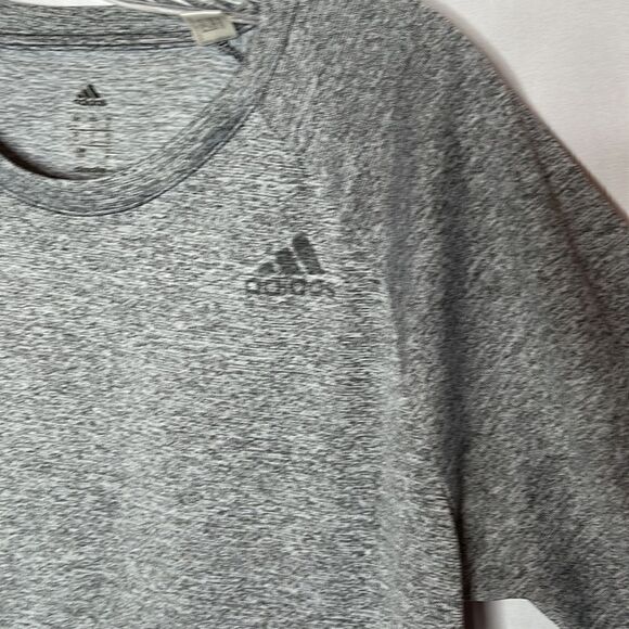 Adidas Grey Climalite Scoop Neck Short Sleeve T-shirt. Size Small. - Picture 2 of 7